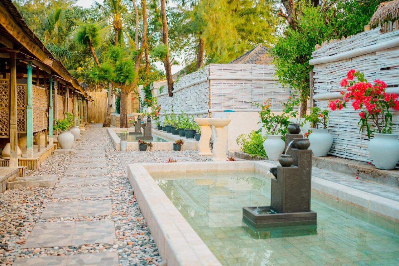 Bungalow Cafe Gili Beachfront 吉利美诺 外观 照片