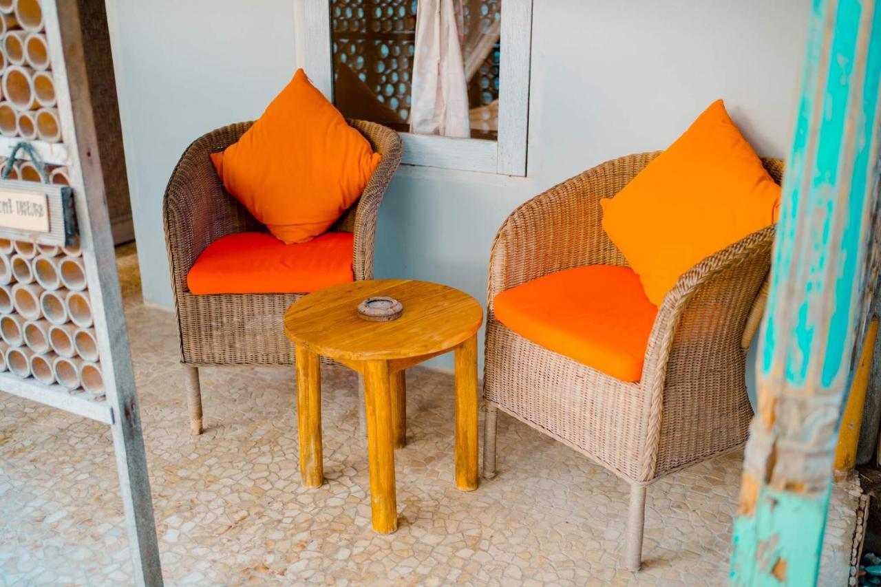Bungalow Cafe Gili Beachfront 吉利美诺 外观 照片