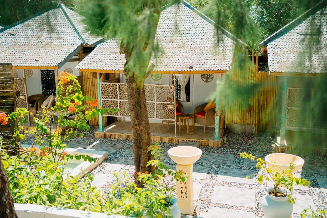 Bungalow Cafe Gili Beachfront 吉利美诺 外观 照片