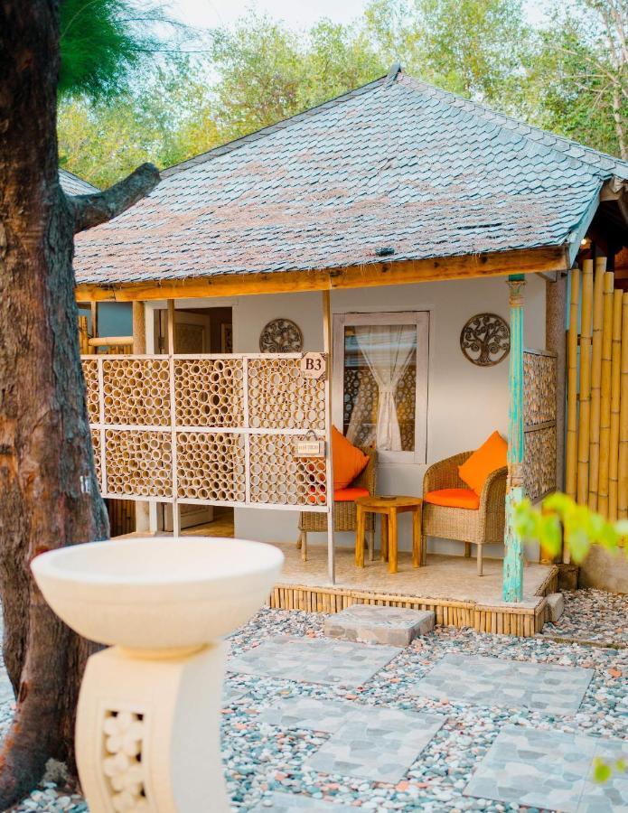 Bungalow Cafe Gili Beachfront 吉利美诺 外观 照片