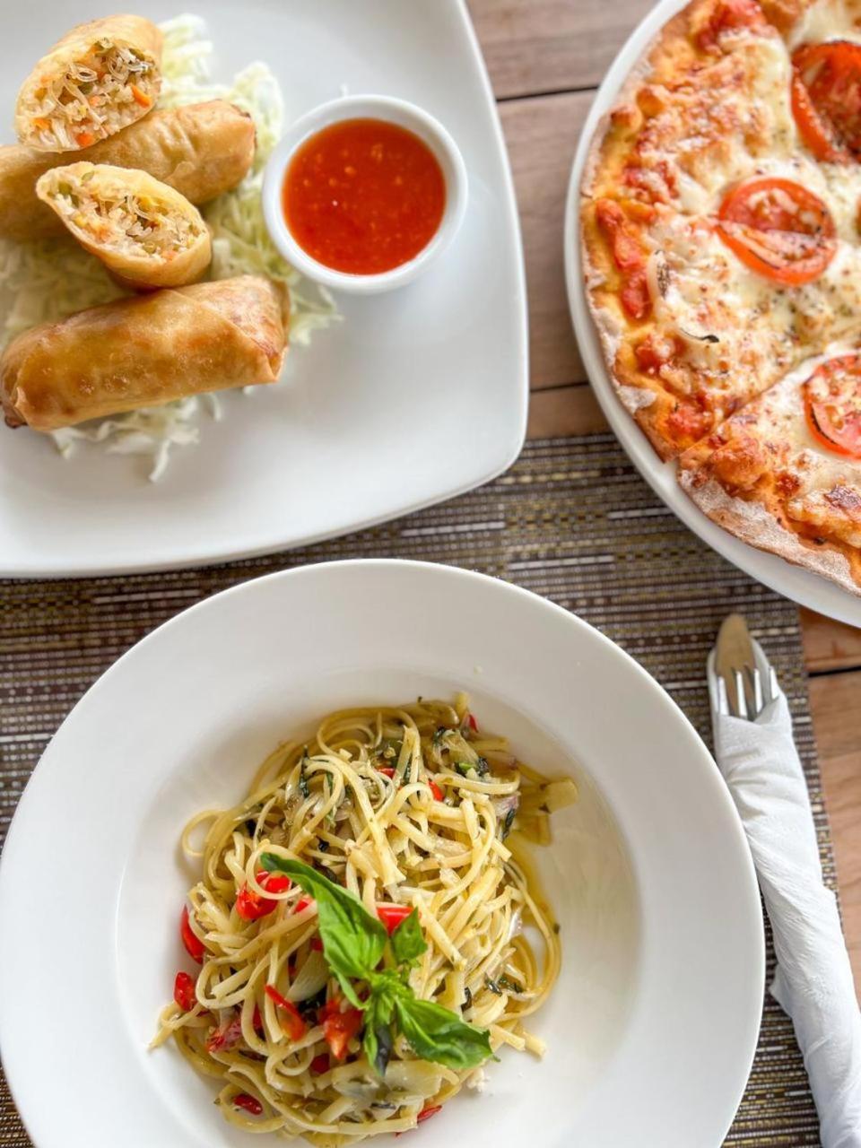 Bungalow Cafe Gili Beachfront 吉利美诺 外观 照片
