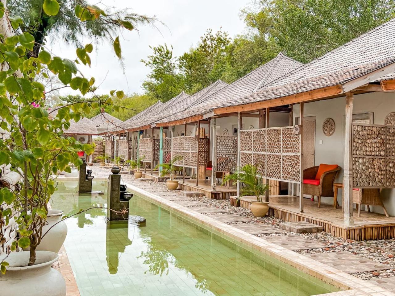 Bungalow Cafe Gili Beachfront 吉利美诺 外观 照片