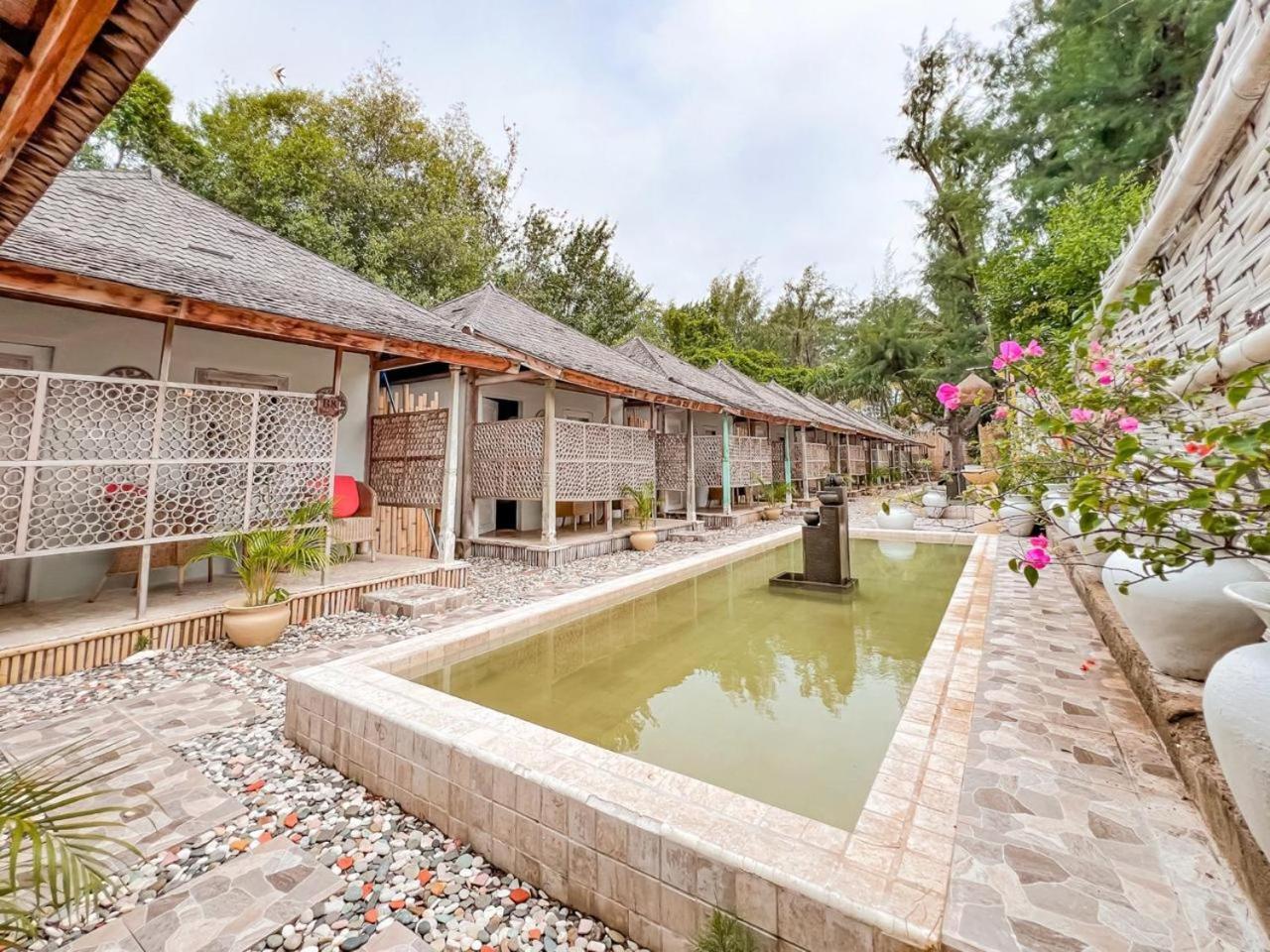 Bungalow Cafe Gili Beachfront 吉利美诺 外观 照片
